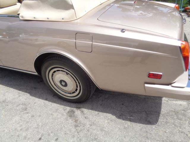 rolls royce corniche bentle1993 very rare hard to find another one like this one