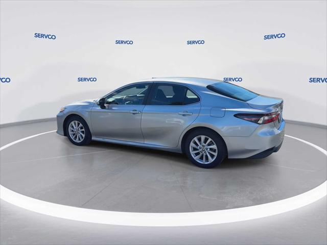 2022 toyota camry le