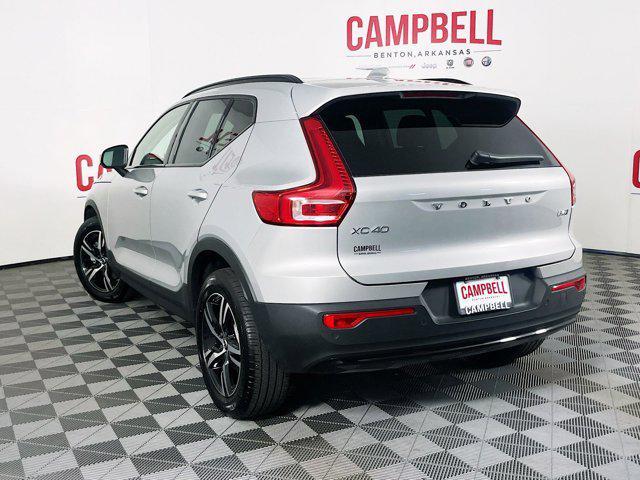 2024 volvo xc40 b5 core bright theme