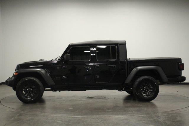 2022 jeep gladiator sport