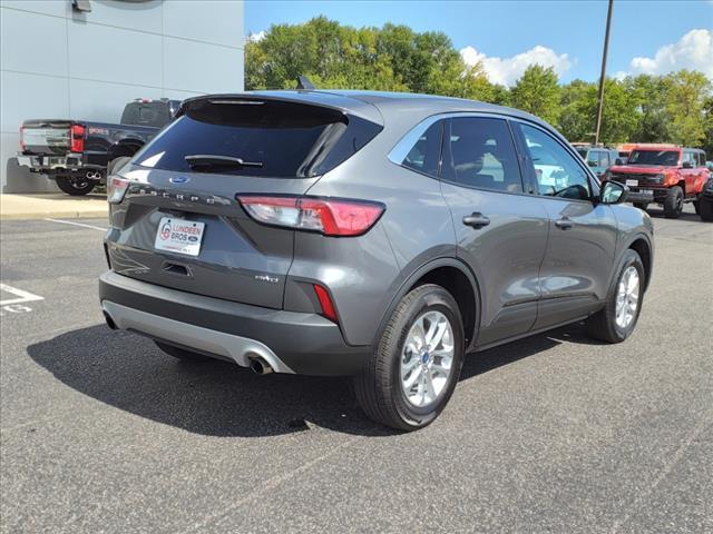 2022 ford escape se