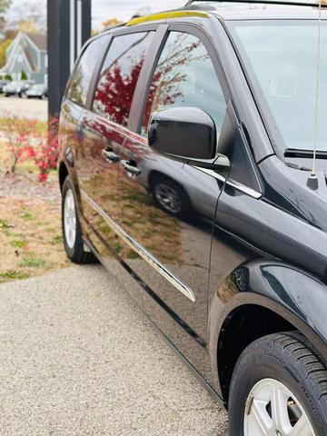 2012 chrysler town & country touring
