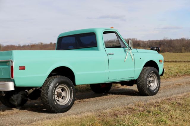 1970 chevy truck k20 3/4 ton. 350/4speed. 4x4. fresh paint!!!!