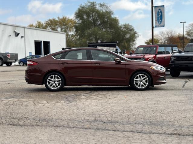 2016 ford fusion se