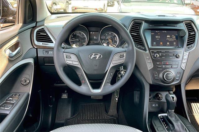 2017 hyundai santa fe se