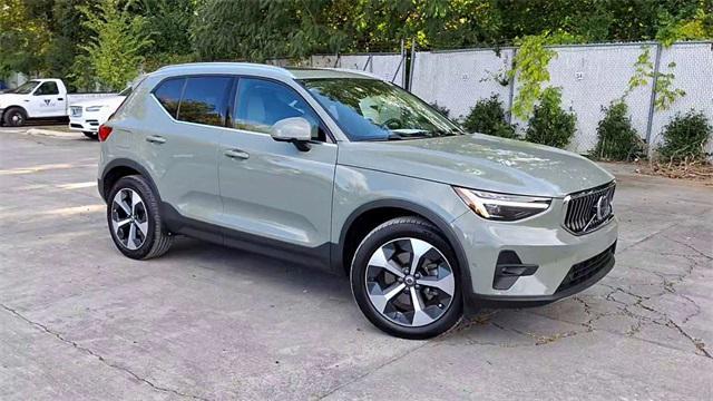 2024 volvo xc40 b5 plus bright theme