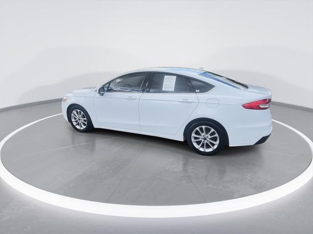 2020 ford fusion se