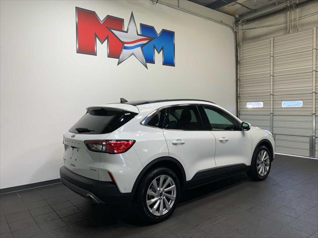 2022 ford escape titanium