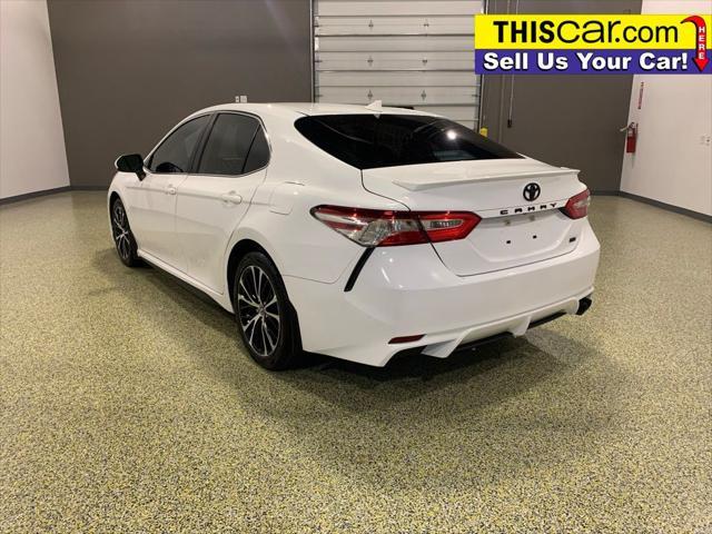 2020 toyota camry se