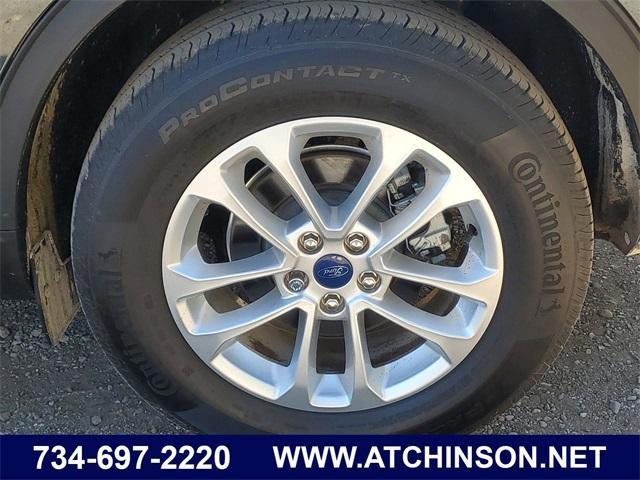 2022 ford escape se