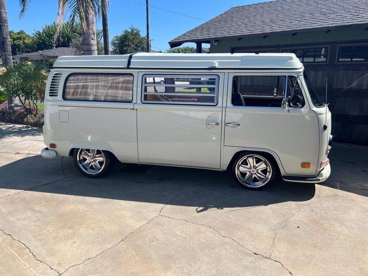 1972 volkswagen transporter van white rwd manual bus