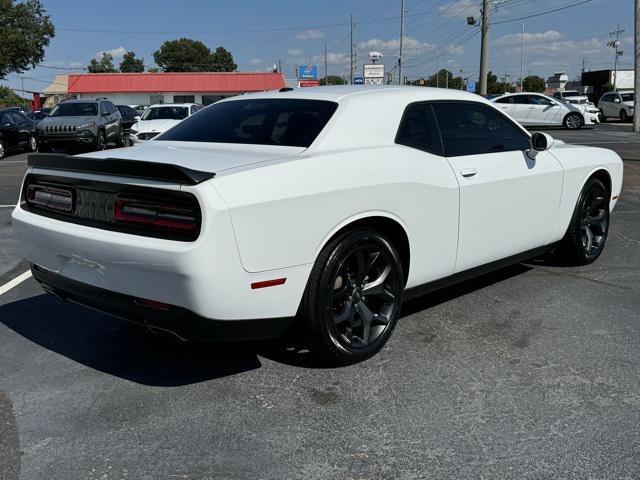 2020 dodge challenger sxt