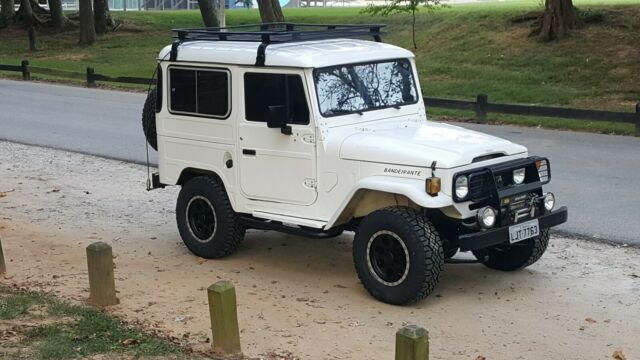 toyota land cruiser oj40 (similar to the fj40 / bj40)