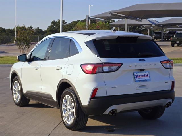 2021 ford escape se