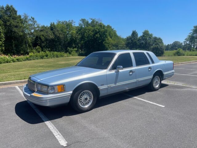 1992 lincoln town car sedan blue rwd automatic executive