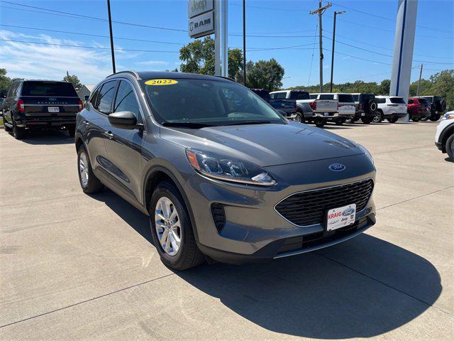 2022 ford escape se