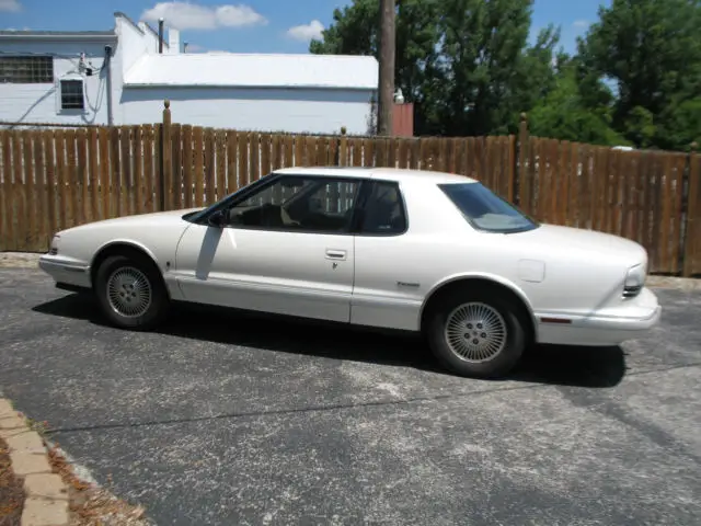 1991 oldsmobile toronado, very good condition, 45801 miles, all original