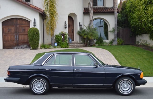 1983 mercedes 300d turbodiesel 4 dr sedan midnight blue/palomino int. gorgeous