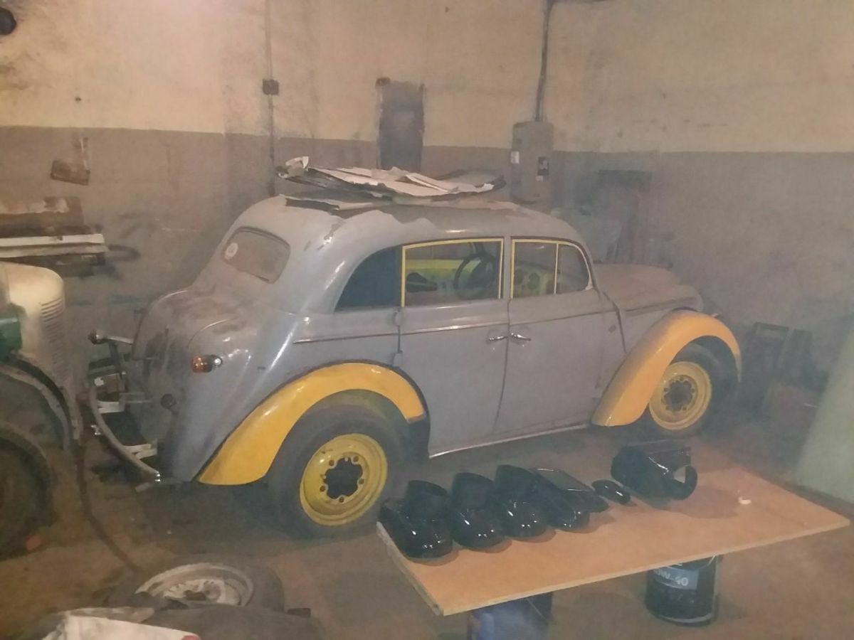 selling moskvich 401 1956 release