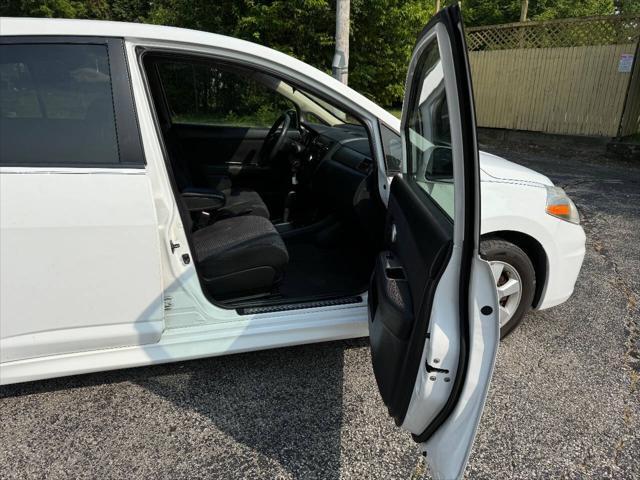2011 nissan versa 1.8 sl