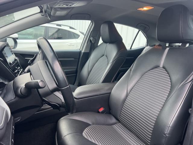 2022 toyota camry se