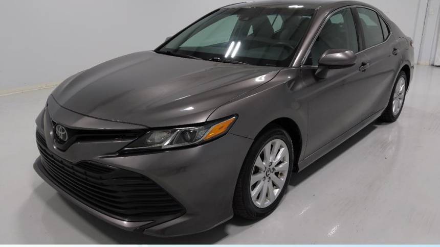 2018 toyota camry le