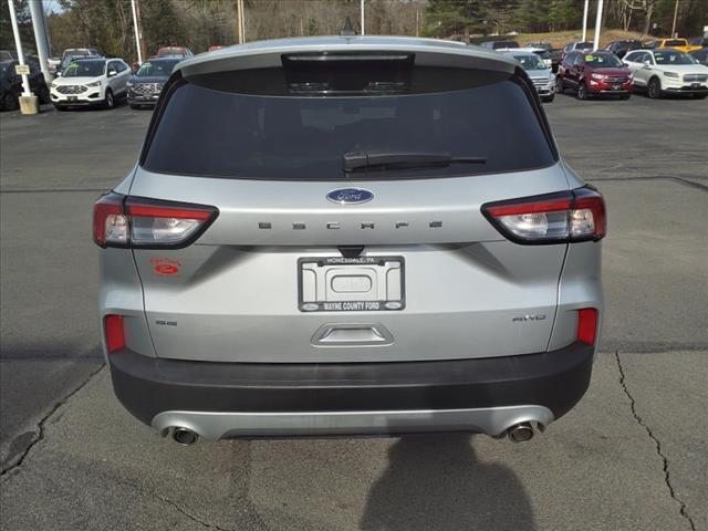 2020 ford escape se