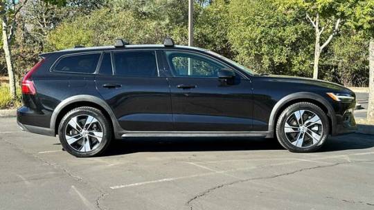 2021 Volvo V60 Cross Country