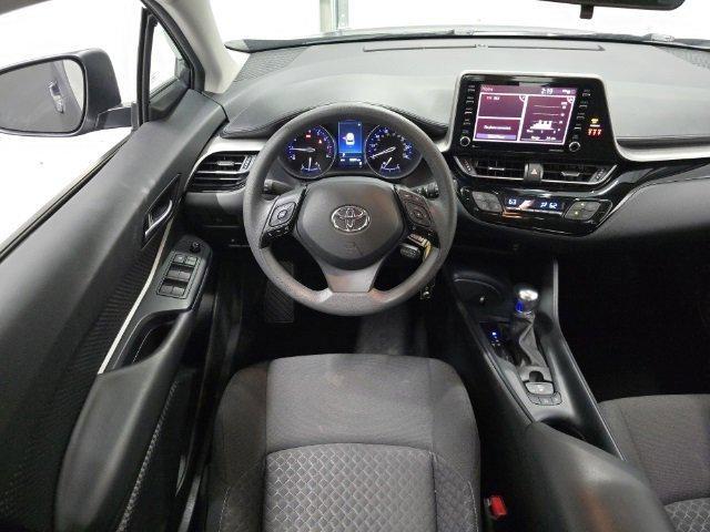 2021 toyota c-hr le