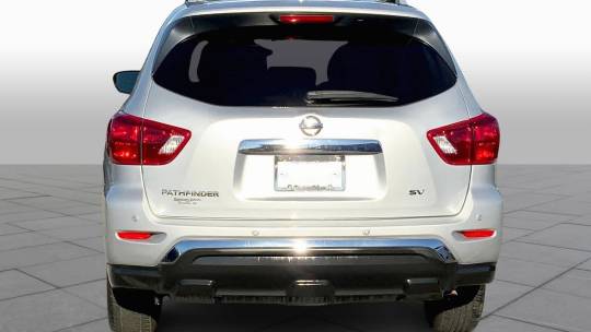 2020 Nissan Pathfinder sv