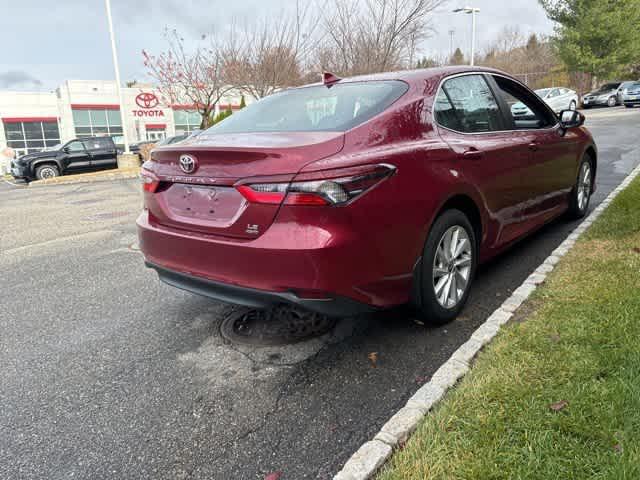 2022 toyota camry le