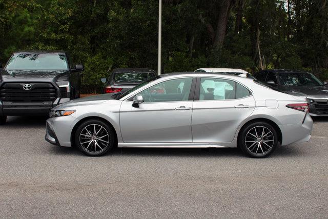 2022 toyota camry se