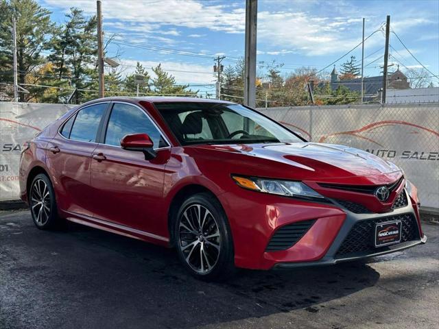 2020 toyota camry se