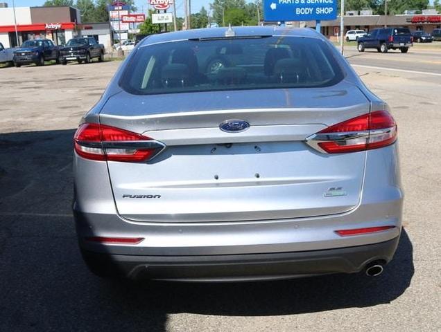 2020 ford fusion se