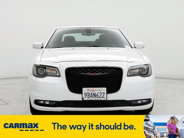 2022 chrysler 300 s