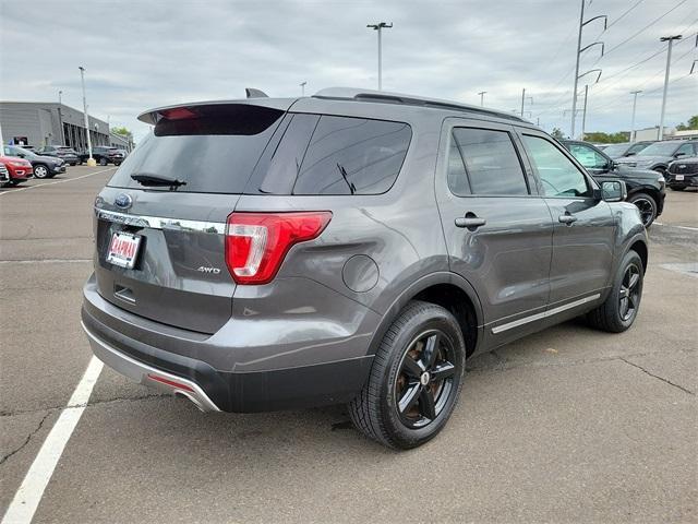 2017 ford explorer xlt