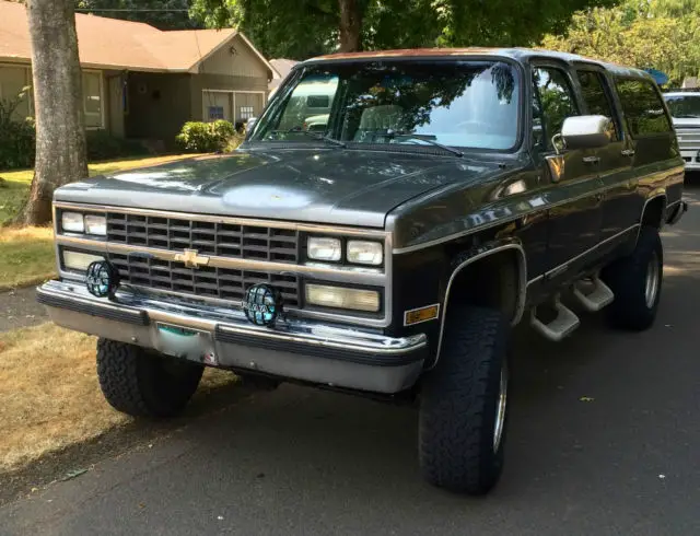 cummins suburban 4x4 fully drivable all option work