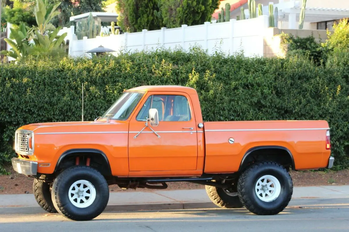rust free 2 owner 4 speed 360 v8 half ton lifted 4 wheel drive dodge ram 1500