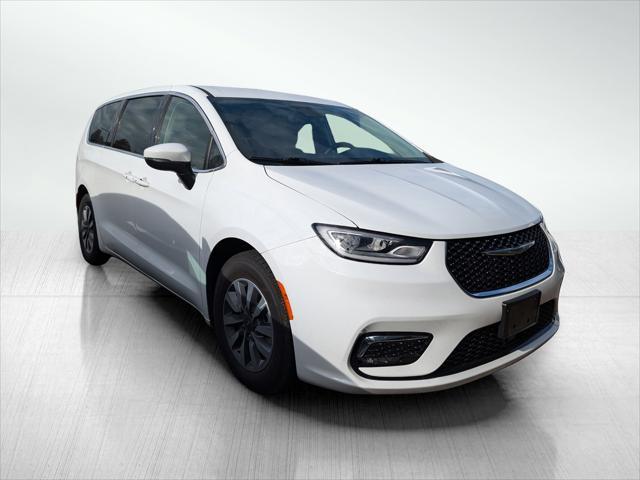 2023 chrysler pacifica hybrid touring l