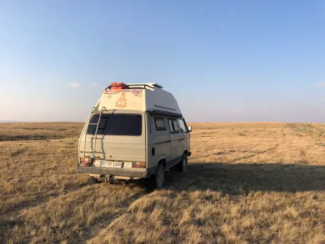 1988 vw t3 syncro w/ insulated high roof, 100w renogy solar & arb awning