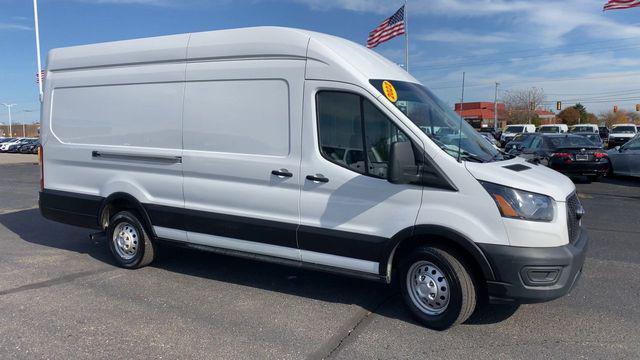 2022 ford transit-250 base