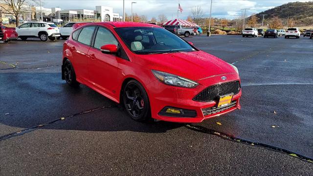 2016 ford focus st base