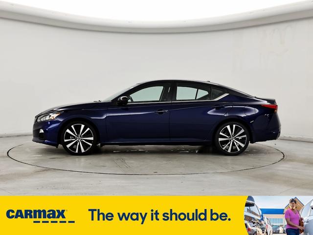 2022 nissan altima sr