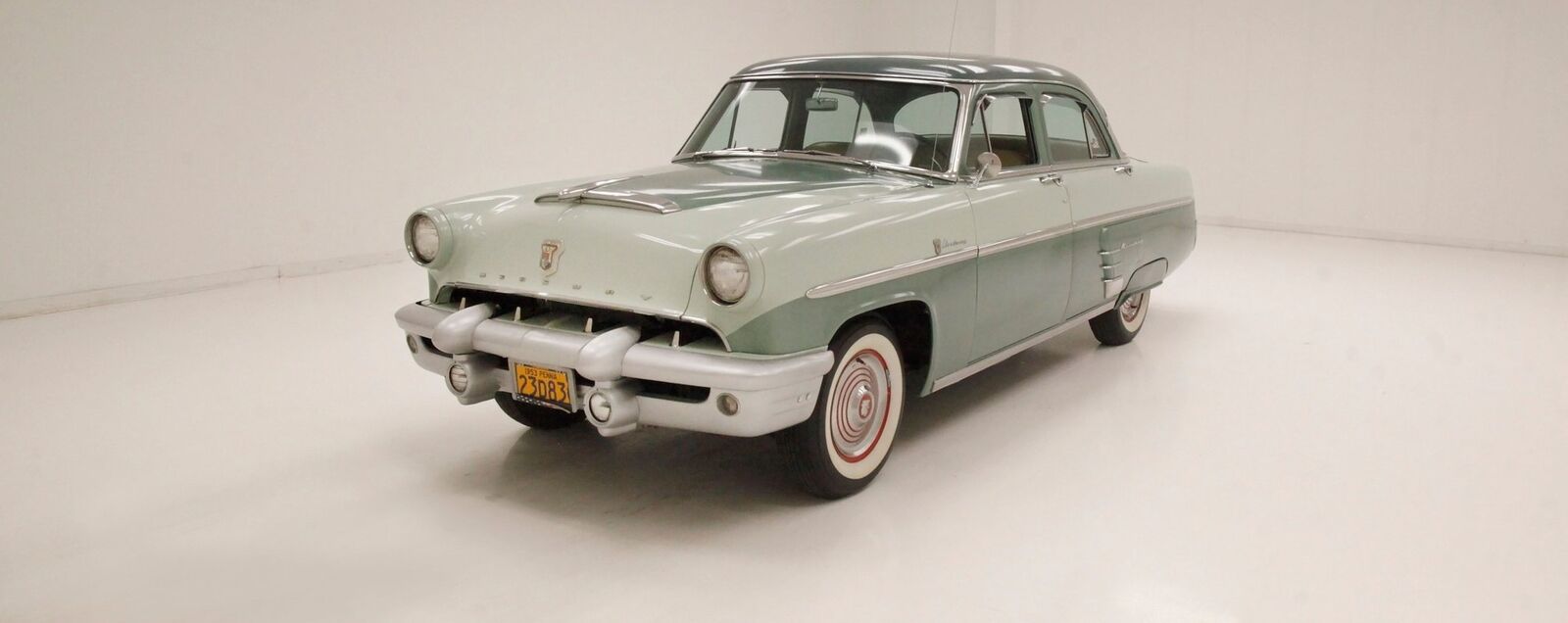 1953 mercury monterey sedan