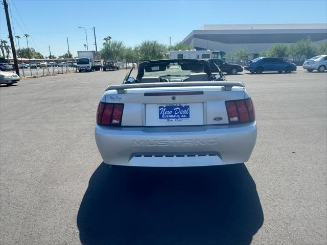 2003 ford mustang deluxe