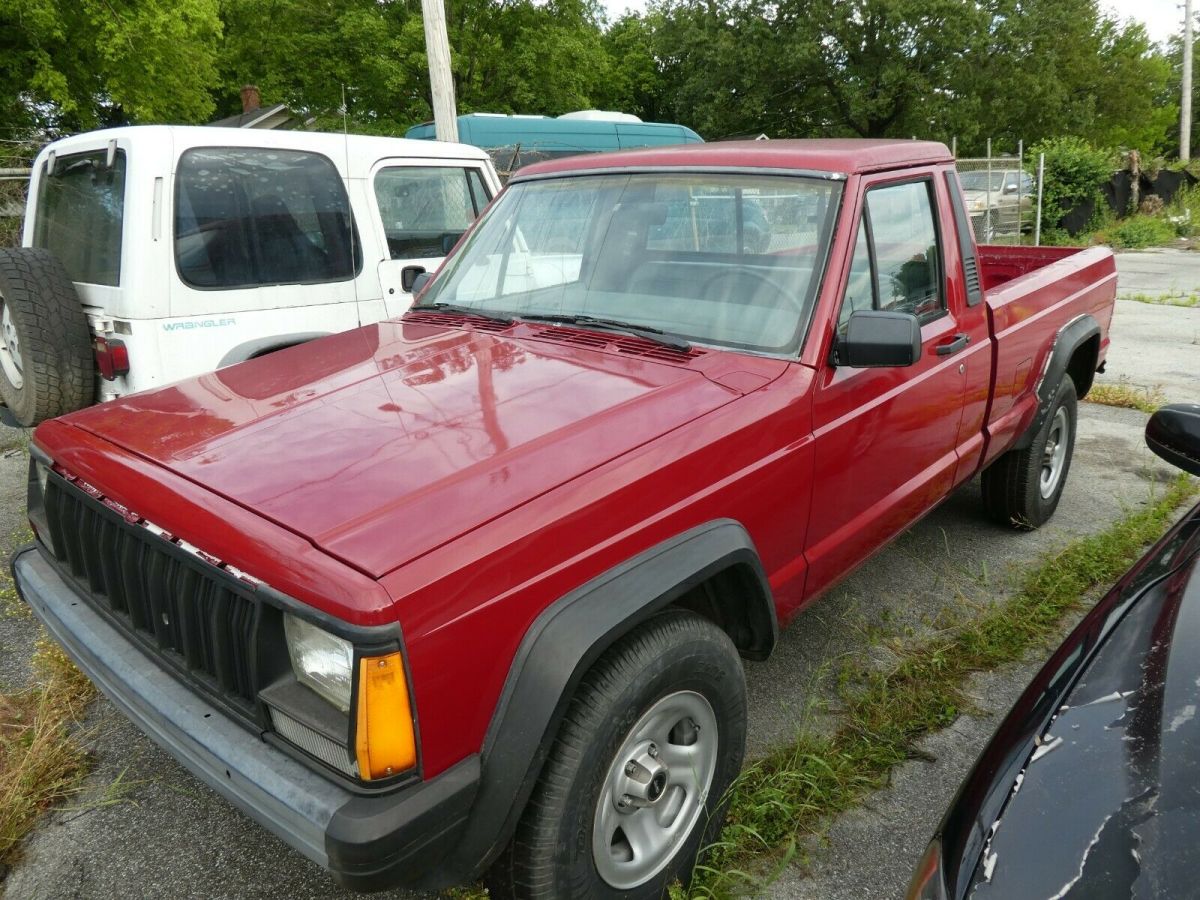 1988 jeep comanche pioneer pickup truck. repainted and runs great!