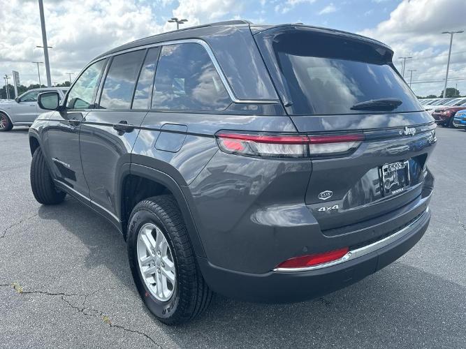 new 2024 jeep grand cherokee laredo 4x4