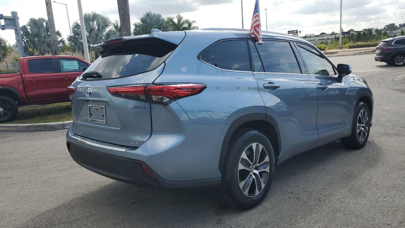2022 toyota highlander hybrid xle