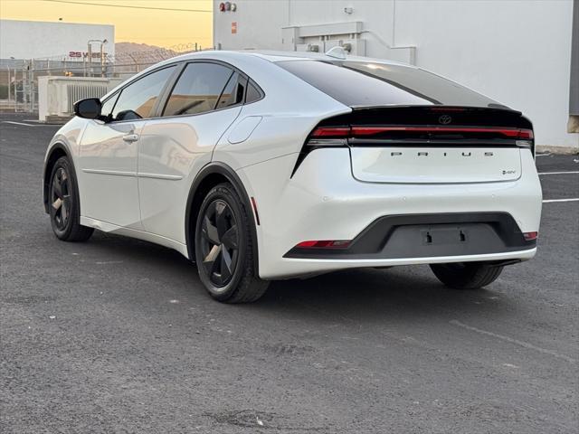 2023 toyota prius le
