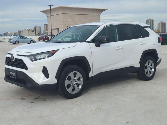 2022 toyota rav4 le